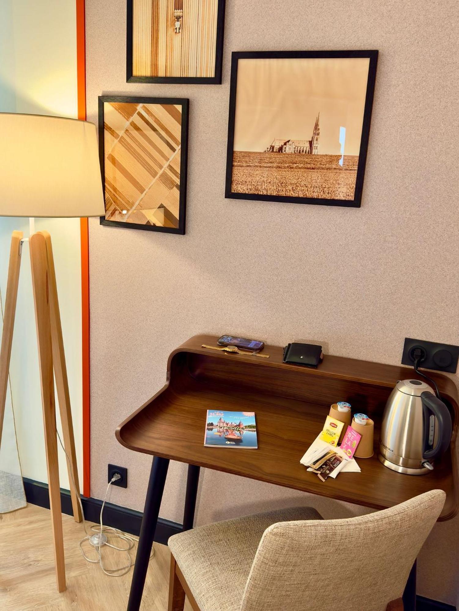 Kyriad Chartres Habitación foto